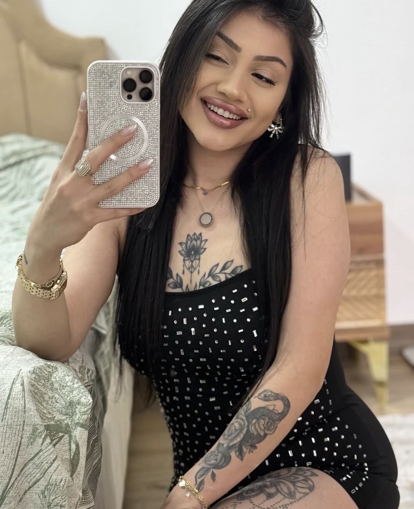 Yeniköy Kendi Yeri Olan Bayan Escort Safiye